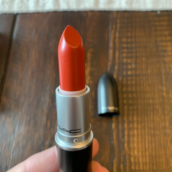 NWT MAC Matte Lipstick in Chili - Picture 8 of 9